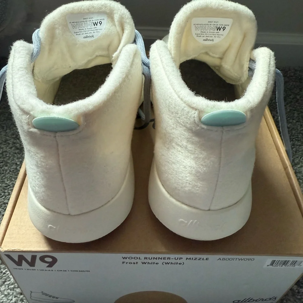 Allbirds Women’s Wool Runner-Up Mizzle - Frost White - Picture 5 of 5